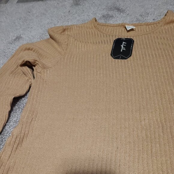 🔥3/$42 w FREE SHIPPING🔥 NWT long sleeve - Picture 3 of 5